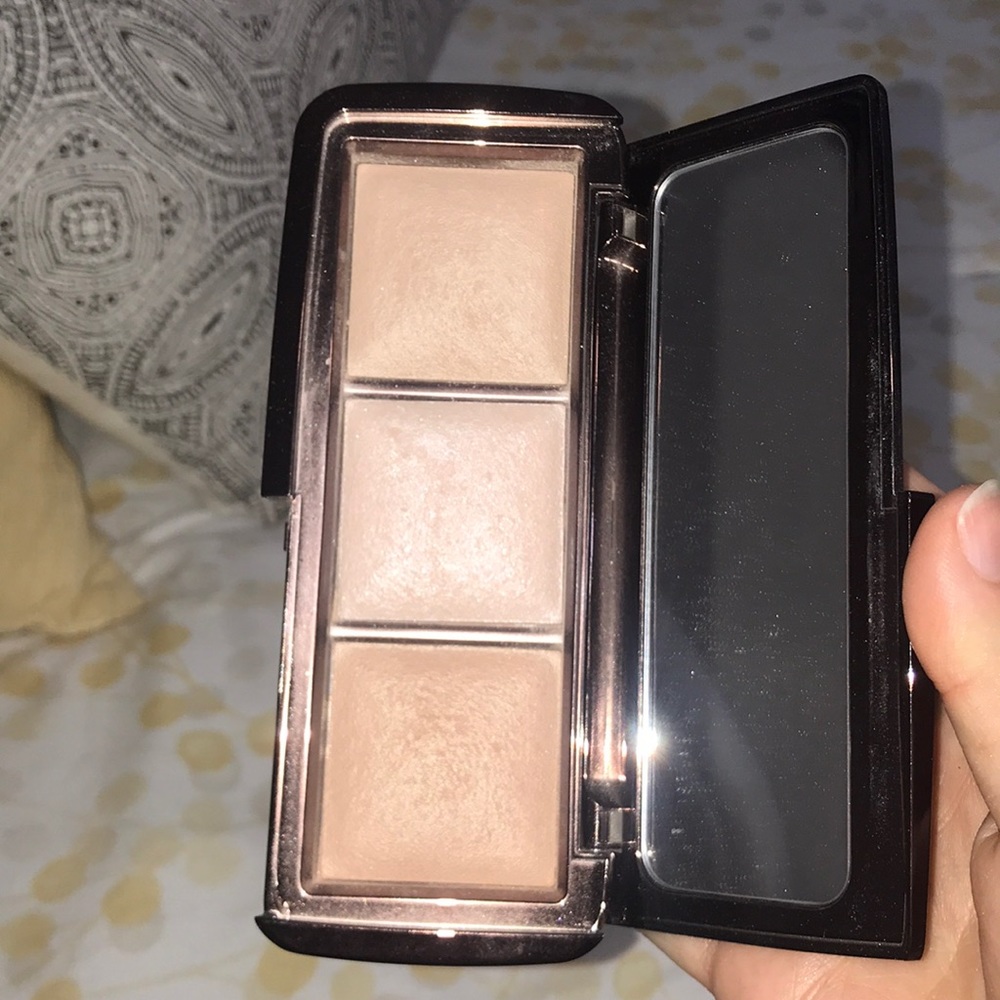 Hourglass Ambient Lighting Palette - Picture 3 of 4